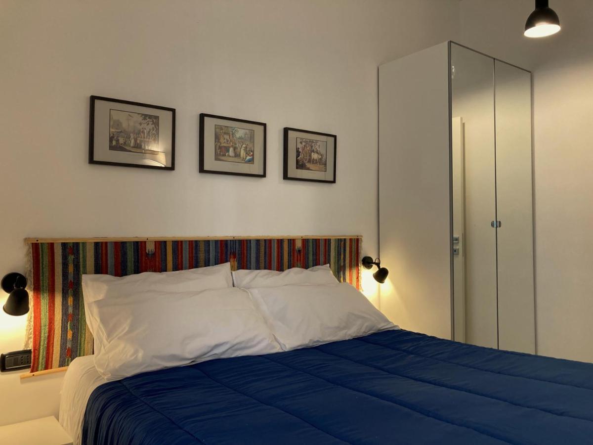 La Casa Blu Nel Cuore Storico Di Napoli Exterior foto